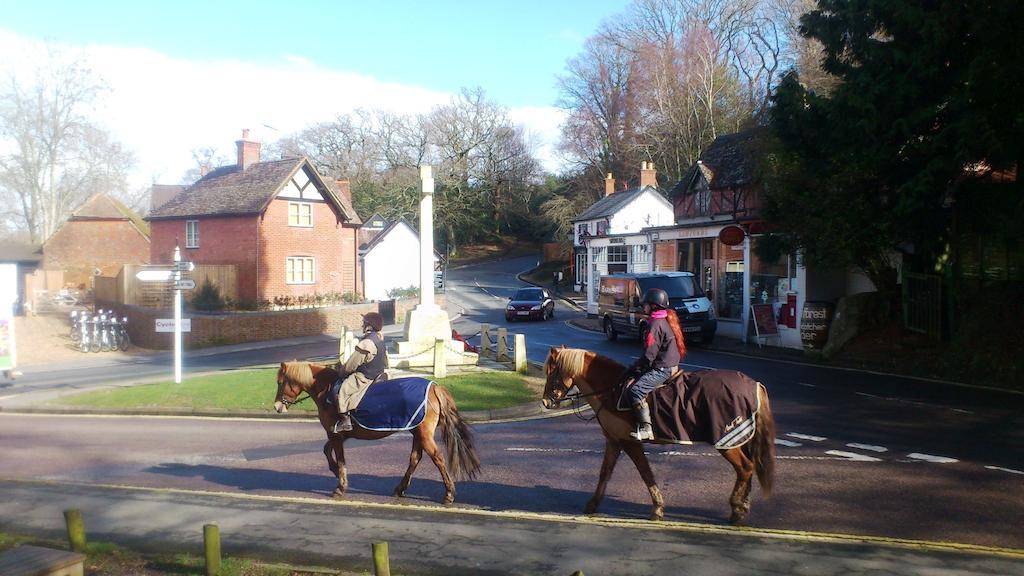 The Burley Inn Exterior foto